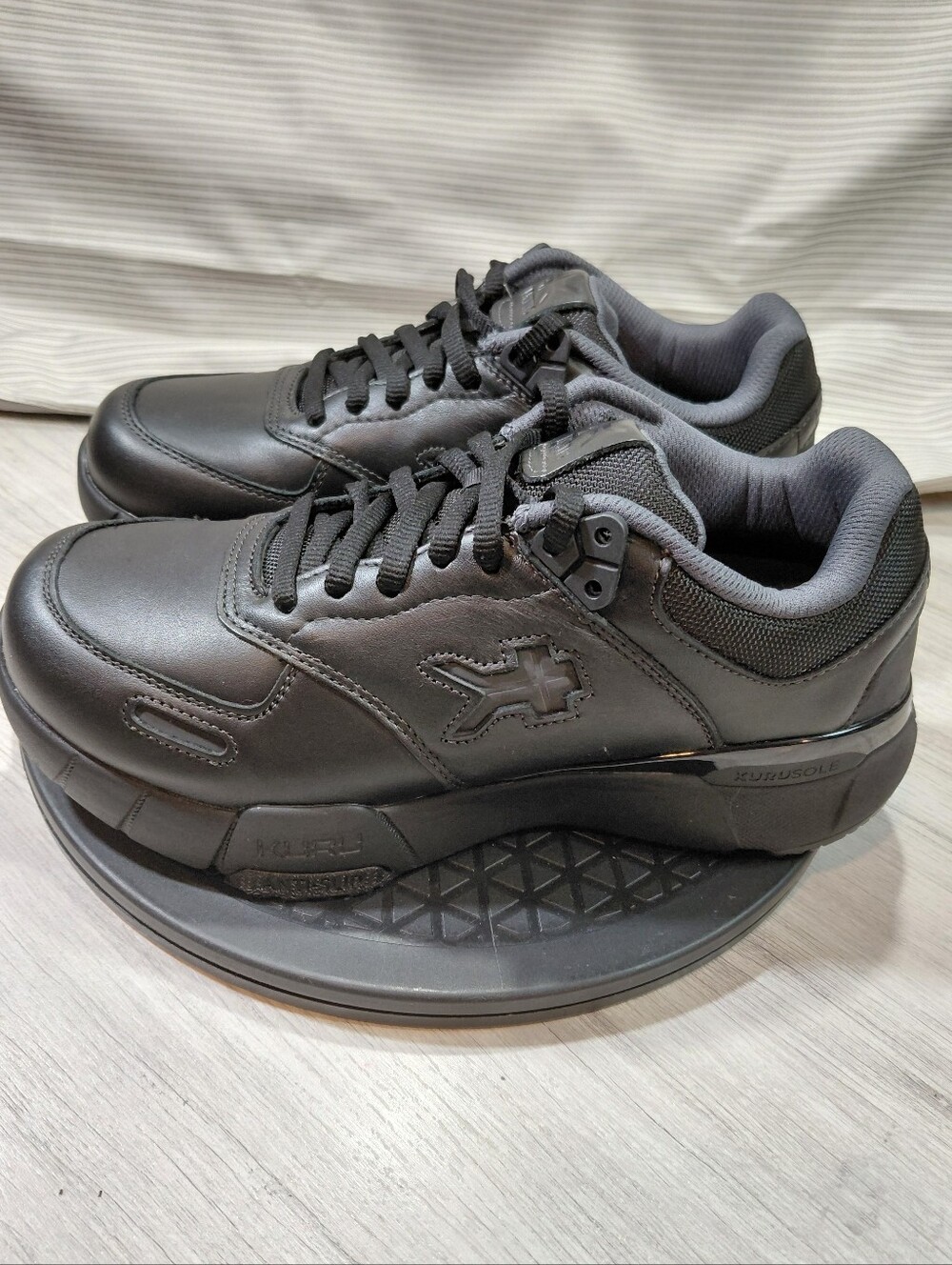 NEW KURU Women Kinetic 2 Triple Black Anti Slip Orthopedic Sneakers SIZE 9.5WIDE